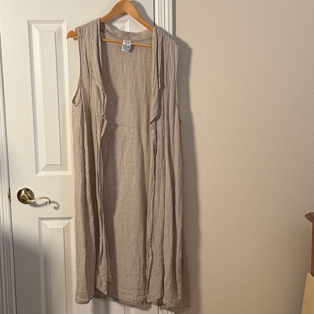 Match point Large women’s linenlight beige sleeveless long vest